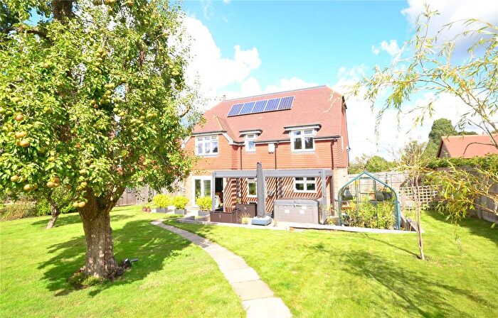 4 Bedroom Detached House For Sale In Stick Hill, Edenbridge, Kent, TN8