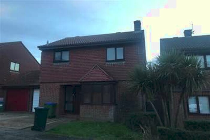 3 Bedroom House To Rent In Park View Rise, Peacehaven, BN10
