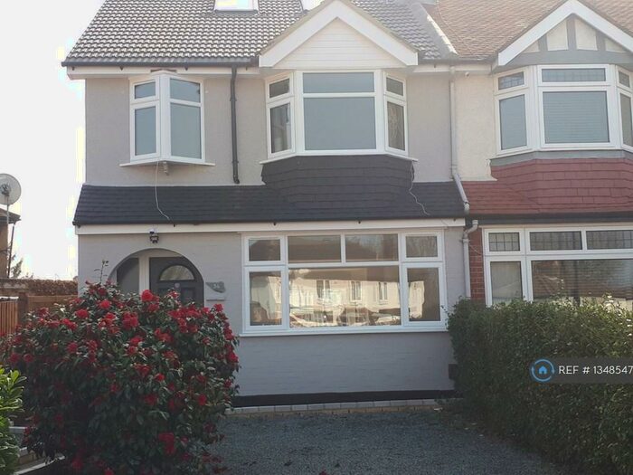 4 Bedroom Semi-Detached House To Rent In Turkey Street, Enfield, EN3