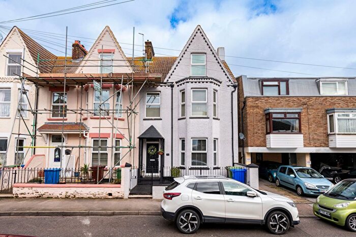 4 Bedroom End Of Terrace House For Sale In High Street, Queenborough, ME11