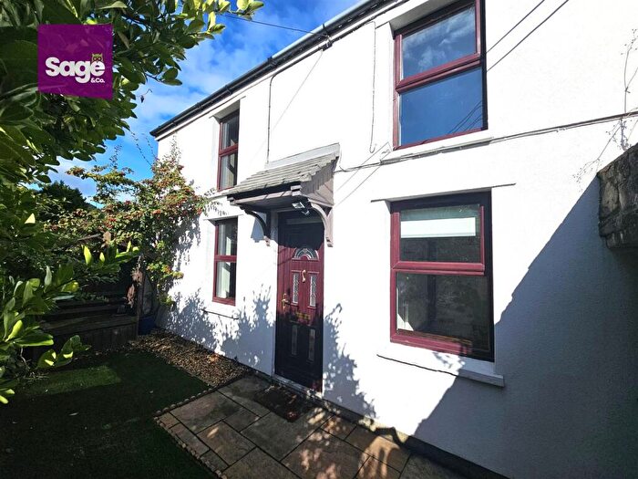 2 Bedroom Detached House For Sale In Wind Street, Aberdare, CF44