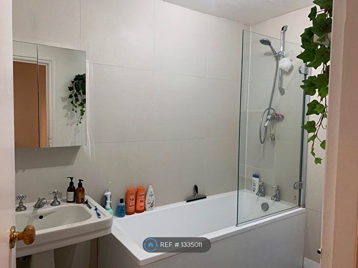 1 Bedroom Flat To Rent In Queens Park, London, NW6