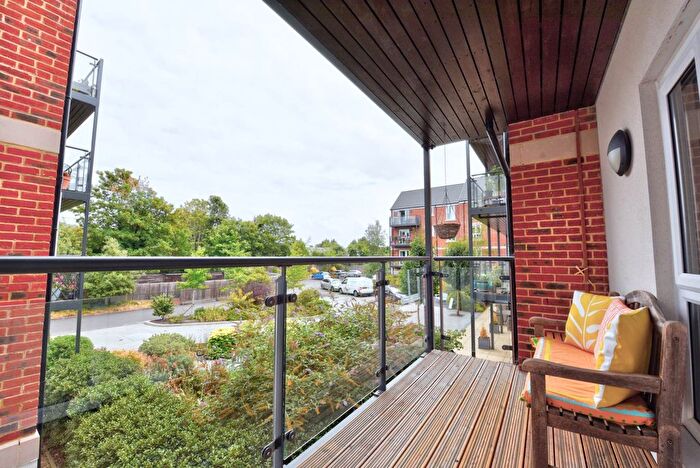 1 Bedroom Flat To Rent In Albert Court, Reading Road, RG9