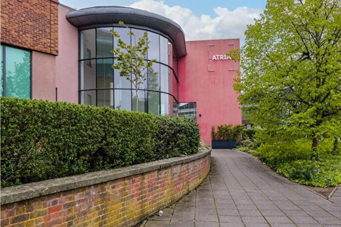 1 Bedroom Flat For Sale In Bath Road, Berkshire, Slough, SL1