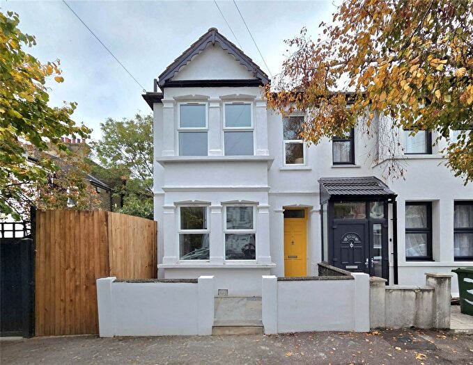 3 Bedroom End Of Terrace House For Sale In Borwick Avenue, Walthamstow, London, E17