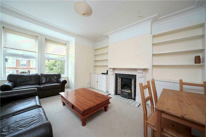 2 Bedroom Flat To Rent In Balham Park Road, Balham, London, SW12