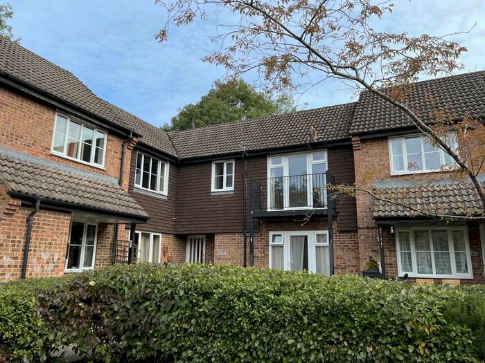1 Bedroom Flat To Rent In Wessex Close, Hungerford, RG17