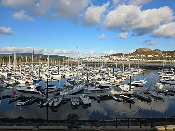 4 Bedroom Town House To Rent In Mulberry Close, Conwy, LL32