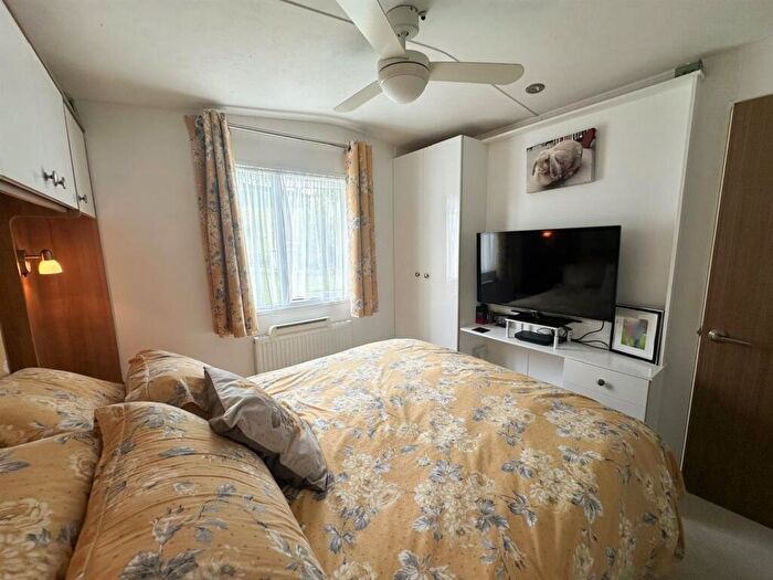 1 Bedroom Chalet For Sale In School Wood Farm, Straight Lane, Addingham, LS29