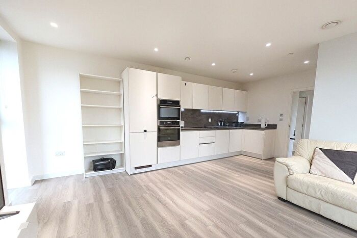 2 Bedroom Flat To Rent In Moorhen Drive, Edgware, NW9