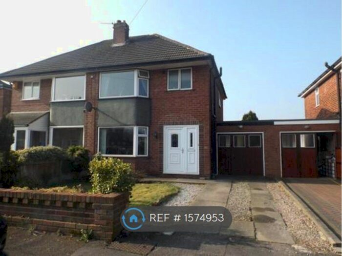 3 Bedroom Semi-Detached House To Rent In Sandringham Avenue, Leyland, PR25
