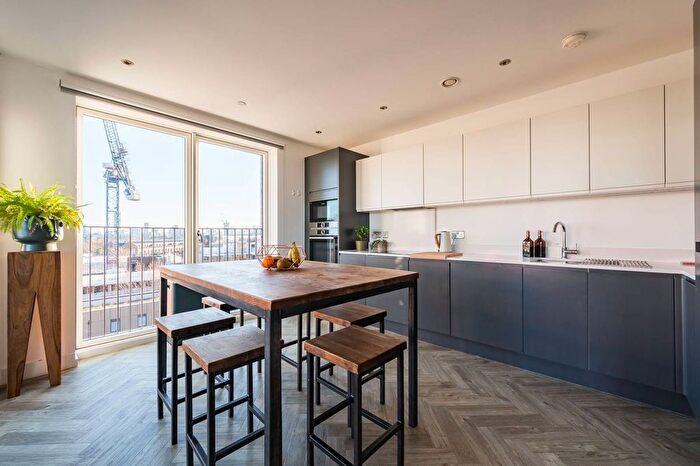 3 Bedroom Flat To Rent In Fish Island Village, Hackney Wick, London, E3