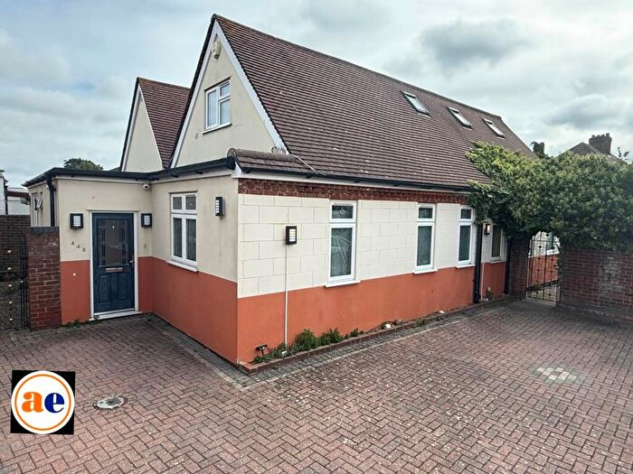 4 Bedroom Bungalow For Sale In Bedonwell Road, London ** D Floorplan Available **, SE2