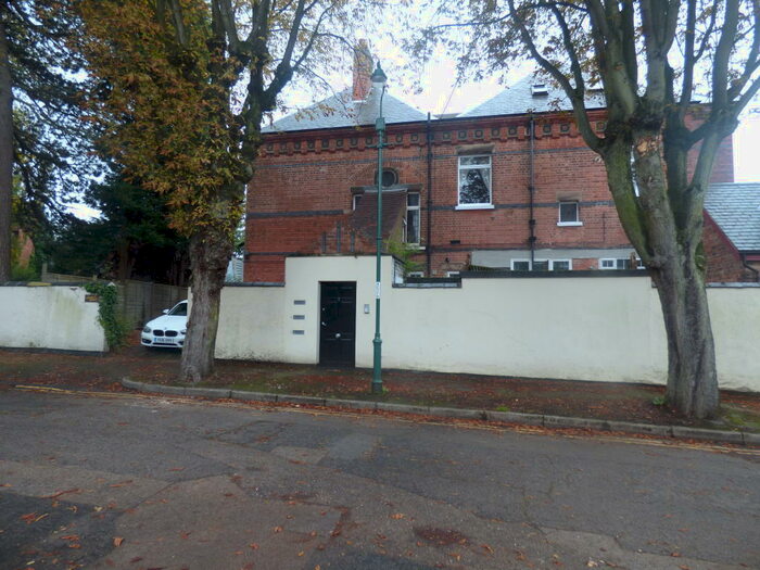 2 Bedroom Apartment To Rent In Chestnut Grove, NG3