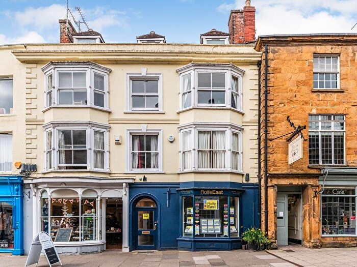 2 Bedroom Flat For Sale In Cheap Street Sherborne, DT9
