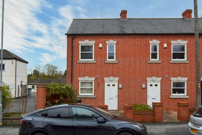 2 Bedroom Town House To Rent In Onderby Mews, Oadby, Leicester, LE2