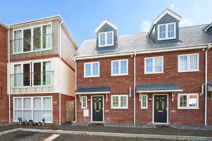 3 Bedroom End Of Terrace House For Sale In Paragon Place, Bridgwater, TA6