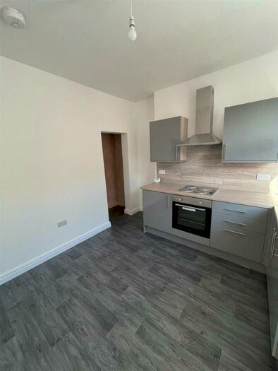 2 Bedroom House To Rent In Waterbarn Street, Burnley, BB10