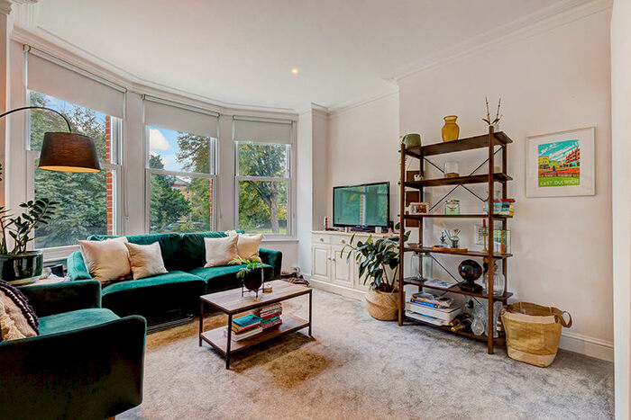 2 Bedroom Apartment To Rent In East Dulwich London, SE22