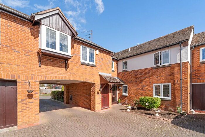 1 Bedroom Apartment For Sale In Yew Tree Close, Lapworth, B94