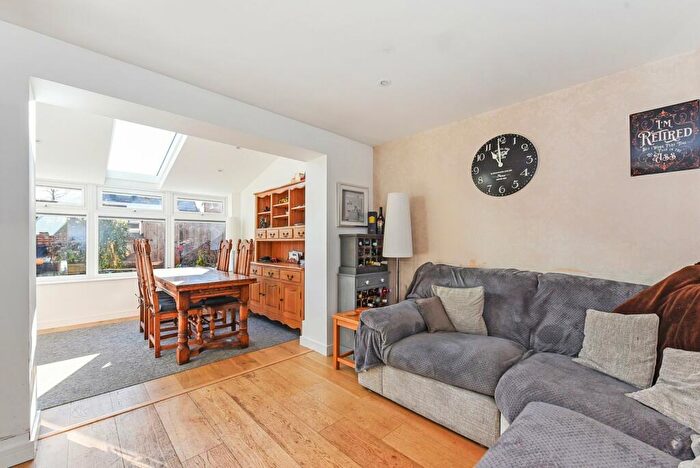5 Bedroom Detached House For Sale In Canada Way, Liphook, Hampshire, GU30