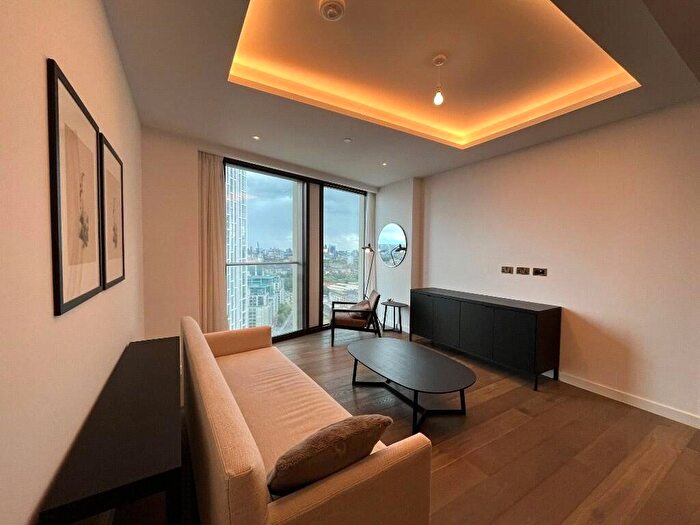 2 Bedroom Flat To Rent In Carnation Way, London, SW8