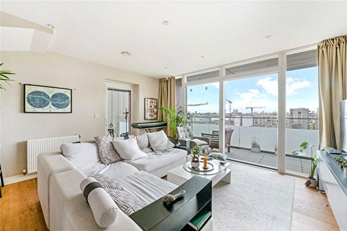 3 Bedroom Flat For Sale In Bayliss Heights, Peartree Way, Greenwich, London, SE10