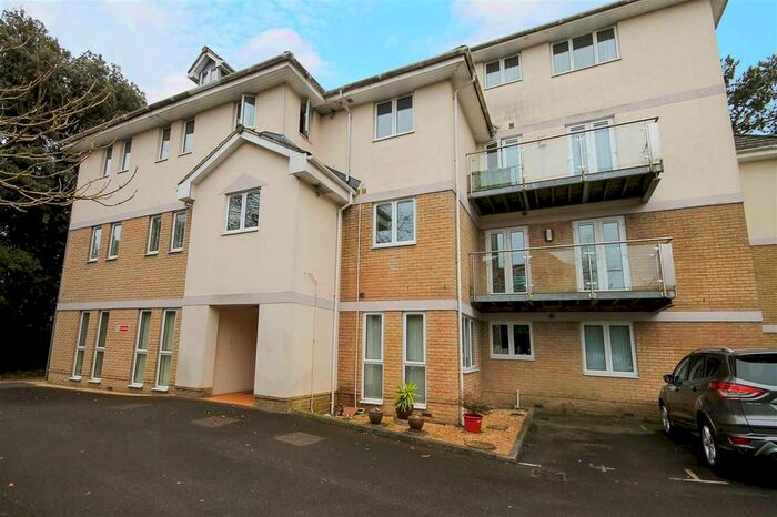 2 Bedroom Flat To Rent In North Road, Parkstone, Poole, BH14