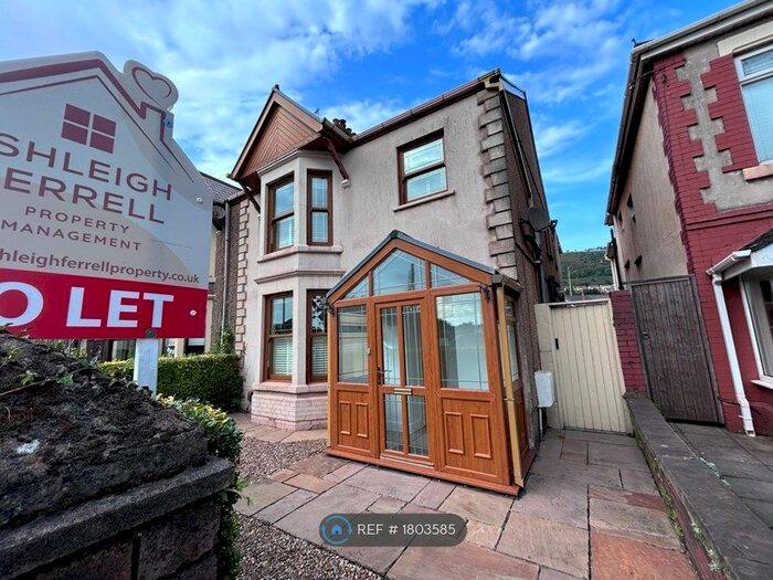 3 Bedroom Semi-Detached House To Rent In Park View, Port Talbot, SA13