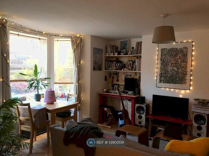 2 Bedroom Flat To Rent In Devonshire Road, London, SE23
