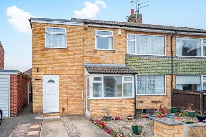 4 Bedroom Semi-detached House For Sale In Heath Close, York, YO24