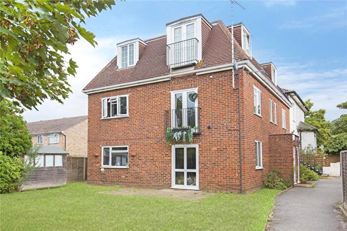 2 Bedroom Apartment For Sale In High Road, Byfleet, West Byfleet, Surrey, KT14