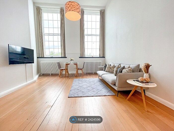 Studio To Rent In Mcdonald Road, Edinburgh, EH7