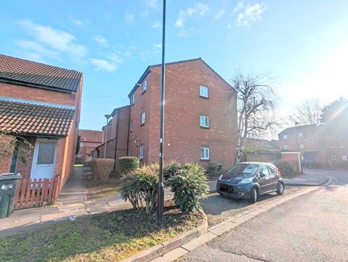 1 Bedroom Flat To Rent In Nene Gardens, Hanworth, Feltham, TW13
