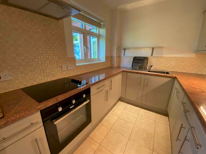 2 Bedroom Apartment To Rent In Coventry Road, Warwick, CV34