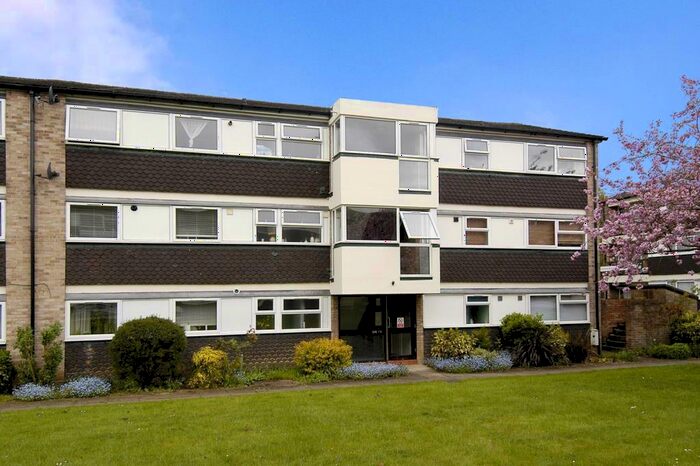 2 Bedroom Apartment To Rent In Latimer Grange, Headington, OX3