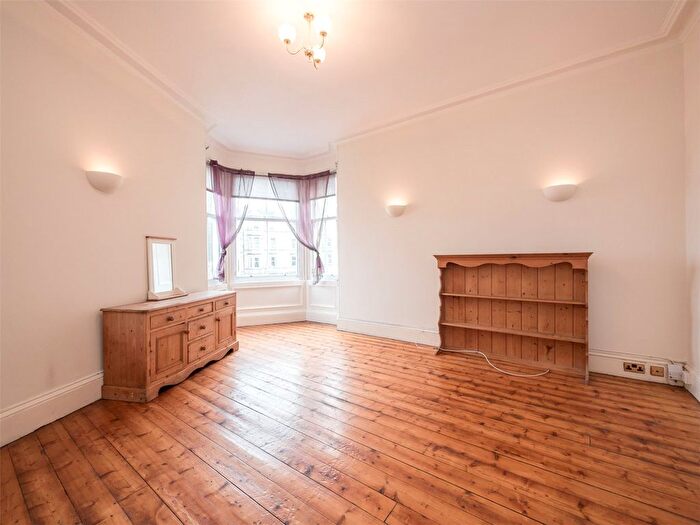 1 Bedroom Flat To Rent In Canonmills, Edinburgh, EH3