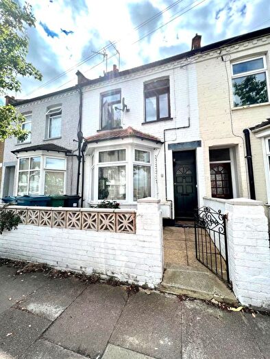 1 Bedroom Flat For Sale In Frognal Avenue, Harrow, Middlesex, HA1