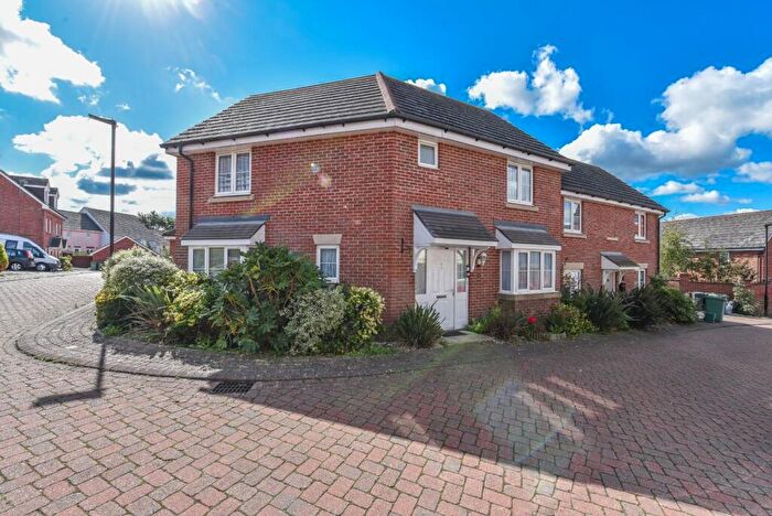 4 Bedroom Semi-Detached House For Sale In Haven Close, East Cowes, PO32