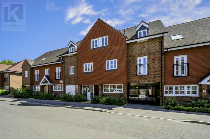 2 Bedroom Apartment To Rent In Dover Road, Tadworth, KT20