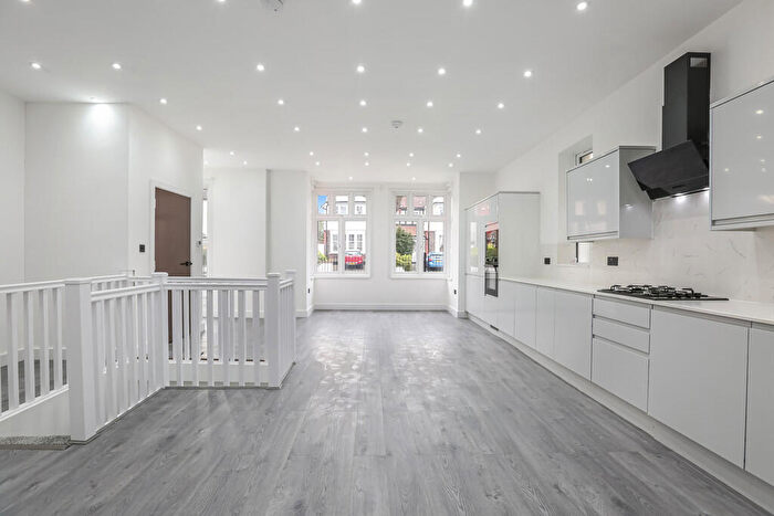 4 Bedroom Flat To Rent In New Build Bedroom Flat To Rent In Carshalton, SM5