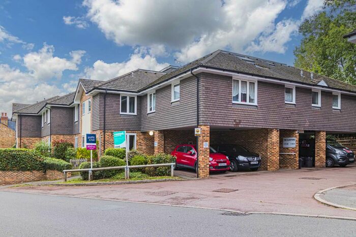 1 Bedroom Flat To Rent In The Cloisters, Church Lane, WD4