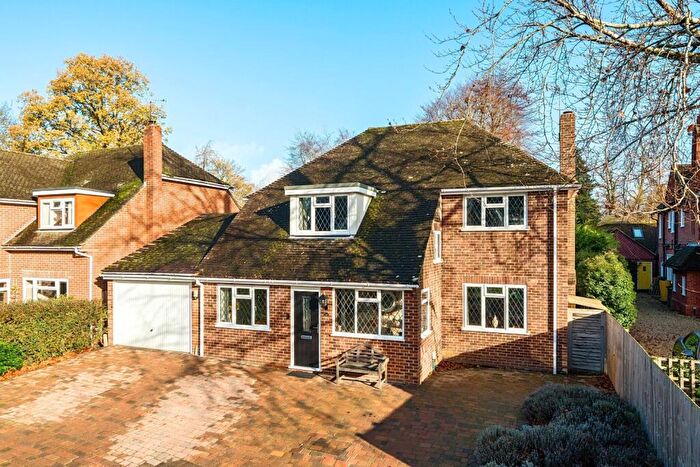 4 Bedroom Detached House For Sale In Rushmoor Close, Fleet, GU52