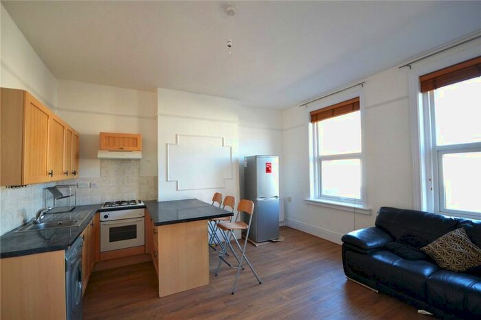 2 Bedroom Flat To Rent In Park Road, Crouch End N8