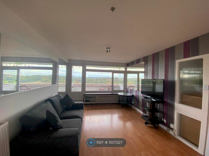 2 Bedroom Flat To Rent In Allenford House, London, SW15