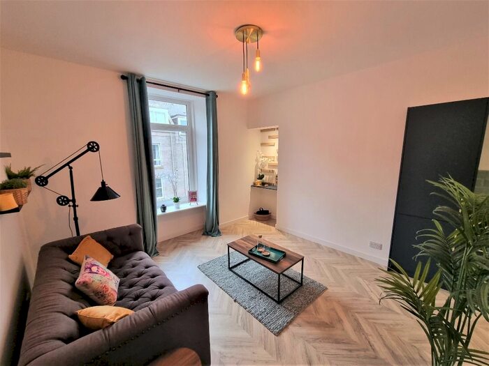 2 Bedroom Flat To Rent In Esslemont Avenue, Rosemount, Aberdeen, AB25