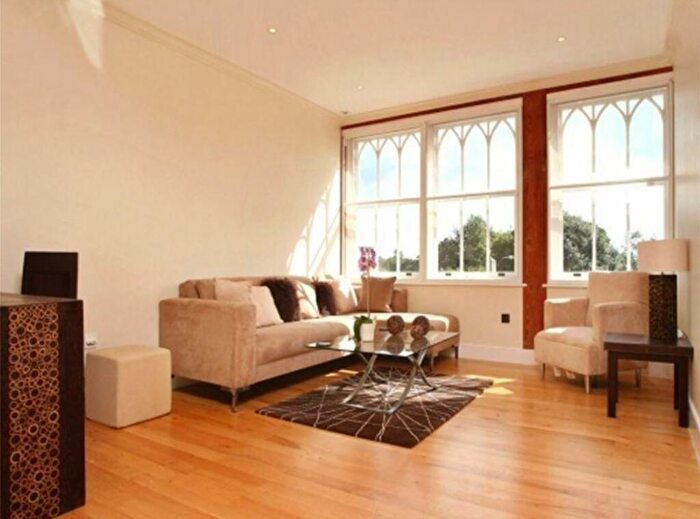 2 Bedroom Flat To Rent In Jack Straws Castle North End Way Hampstead Heath, NW3