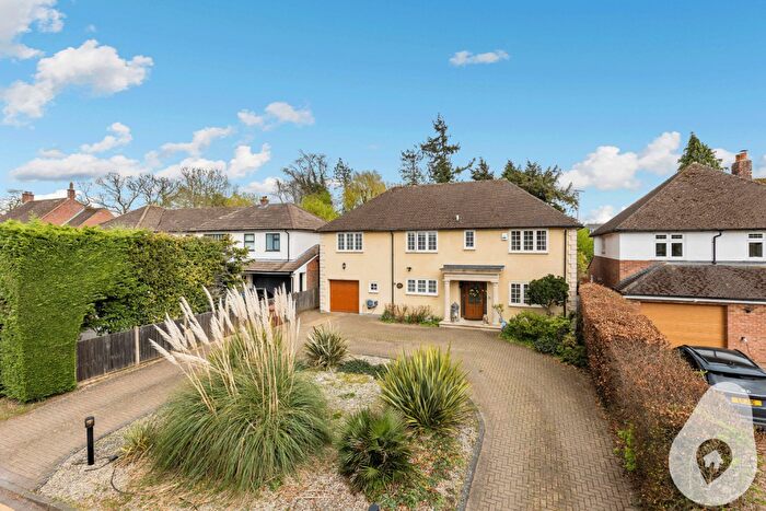 5 Bedroom Detached House For Sale In Woodfield Road, Stevenage, Hertfordshire, SG1