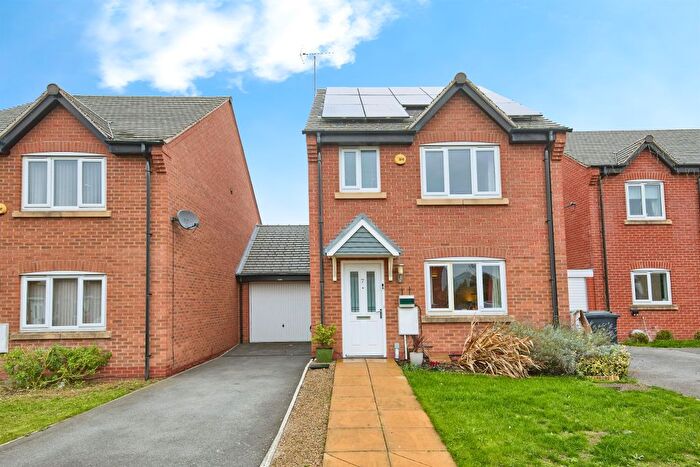 3 Bedroom Detached House For Sale In Lupin Close, Stenson Fields, Derby, DE24