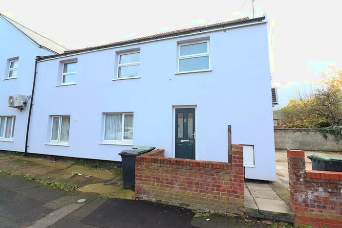 1 Bedroom Maisonette To Rent In York Road, Rushden, NN10